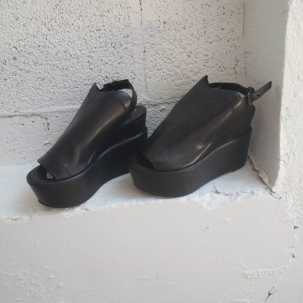 Strategia Black Sling Double Wedge